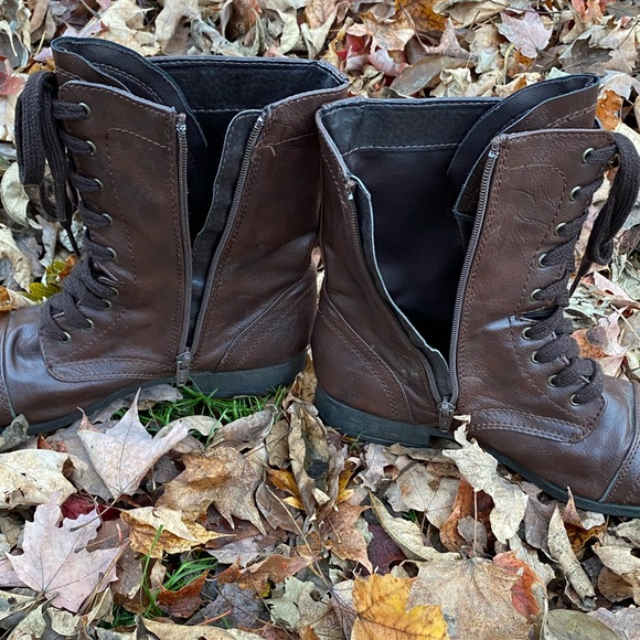 🟢5/$25 Brown boots - Picture 13 of 16